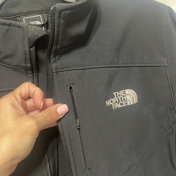 EUC North Face Women’s Soft-shell jacket - Picture 12 of 12